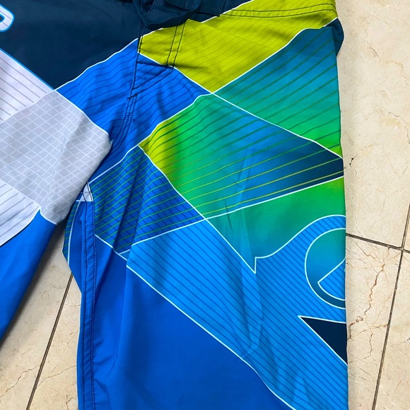 Retro Quicksilver 10” Board Shorts - Picture 6 of 12